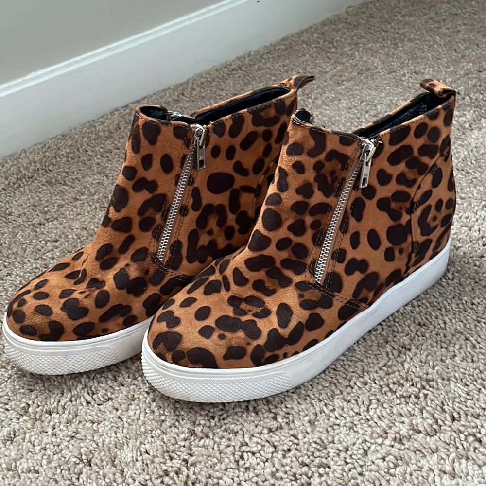 Memory foam ankle boats